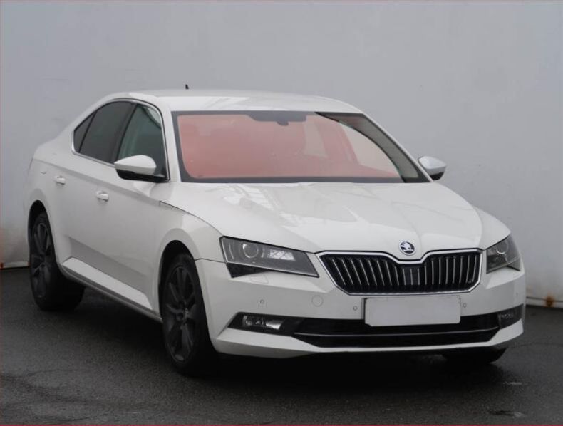 Škoda Superb - hlavní foto