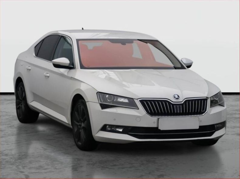 Škoda Superb - hlavní foto