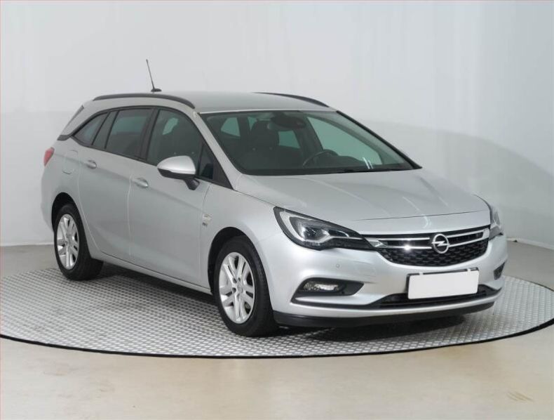 Opel Astra - hlavní foto