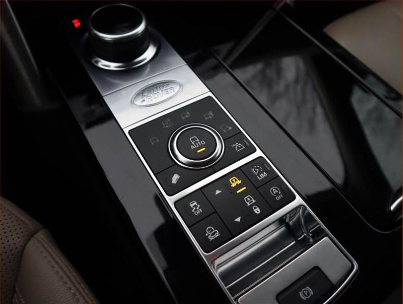 Land Rover Discovery - hlavní fotka