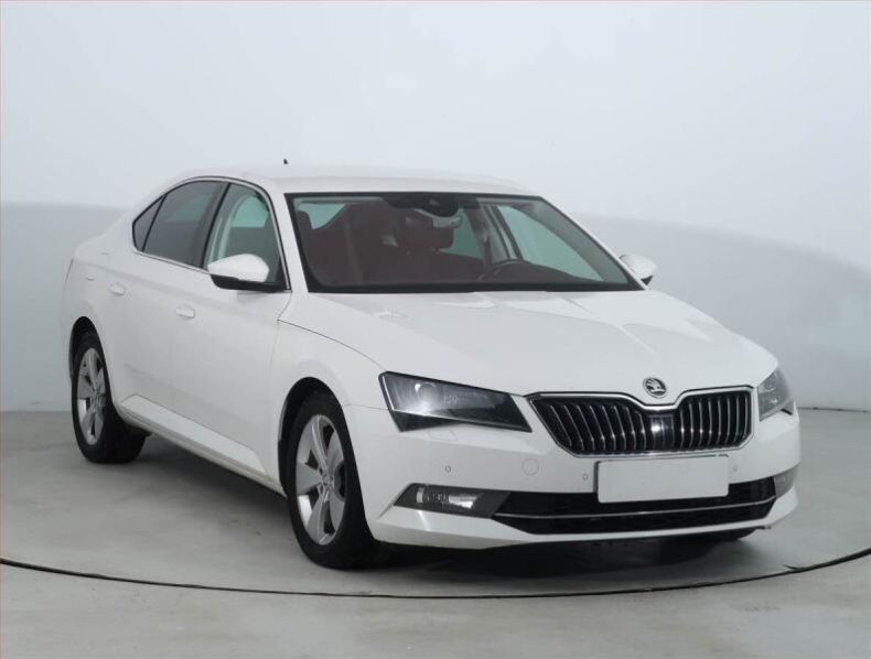 Škoda Superb - hlavní foto