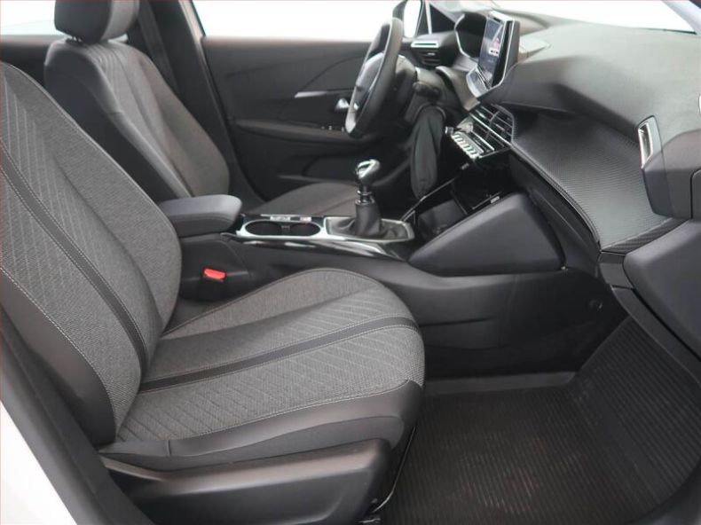 Peugeot 208 - hlavní fotka