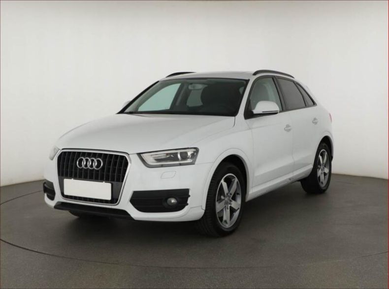 Audi Q3 - hlavní fotka