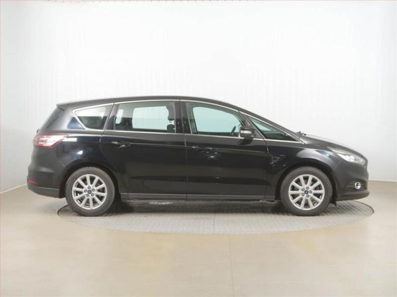 Ford S-MAX - hlavní fotka