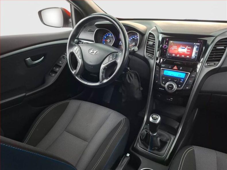Hyundai i30 - hlavní fotka