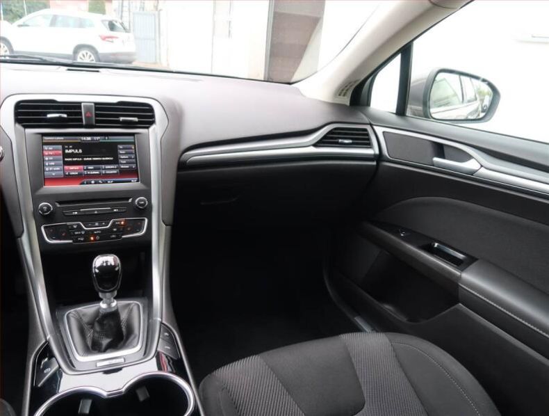 Ford Mondeo - hlavní fotka