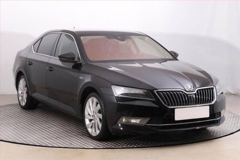Škoda Superb - hlavní foto