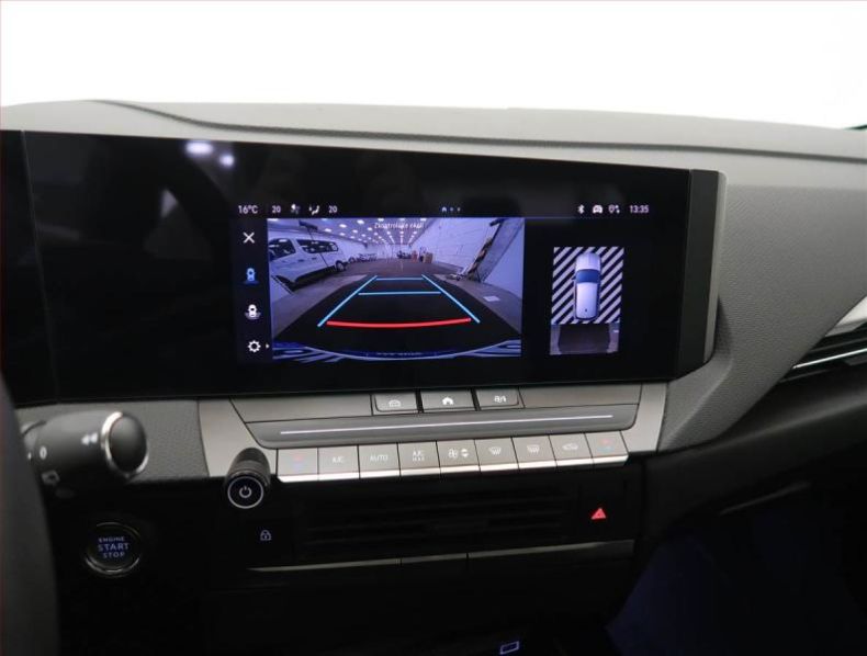 Opel Astra - hlavní fotka