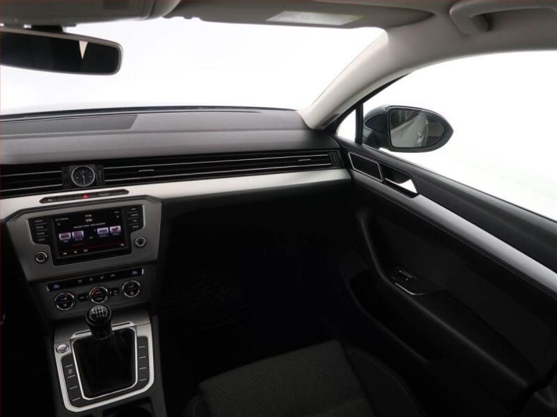 Volkswagen Passat - hlavní fotka