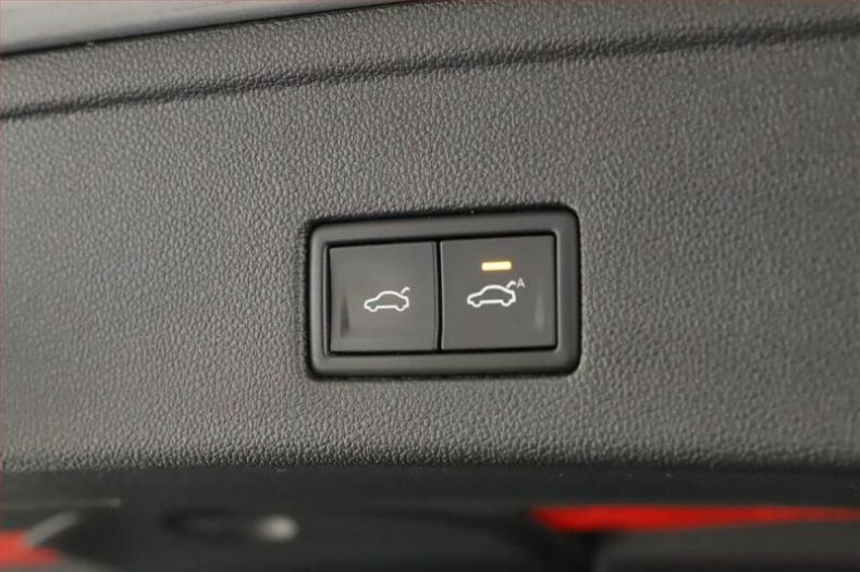 Volkswagen Touareg - hlavní fotka
