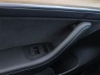 Tesla Model 3 - fotka číslo 30
