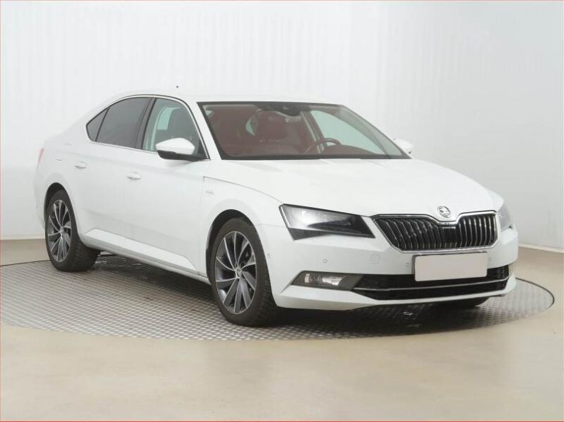 Škoda Superb - hlavní foto