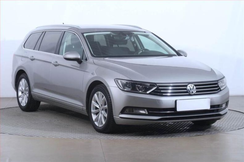 Volkswagen Passat - hlavní fotka inzerátu