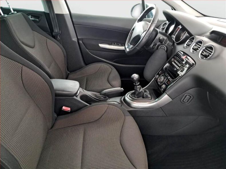 Peugeot 308 - hlavní fotka