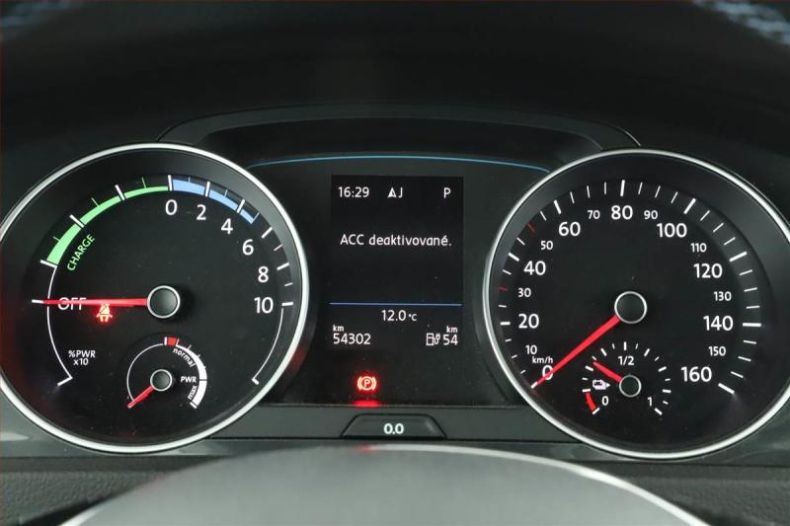 Volkswagen Golf - hlavní fotka