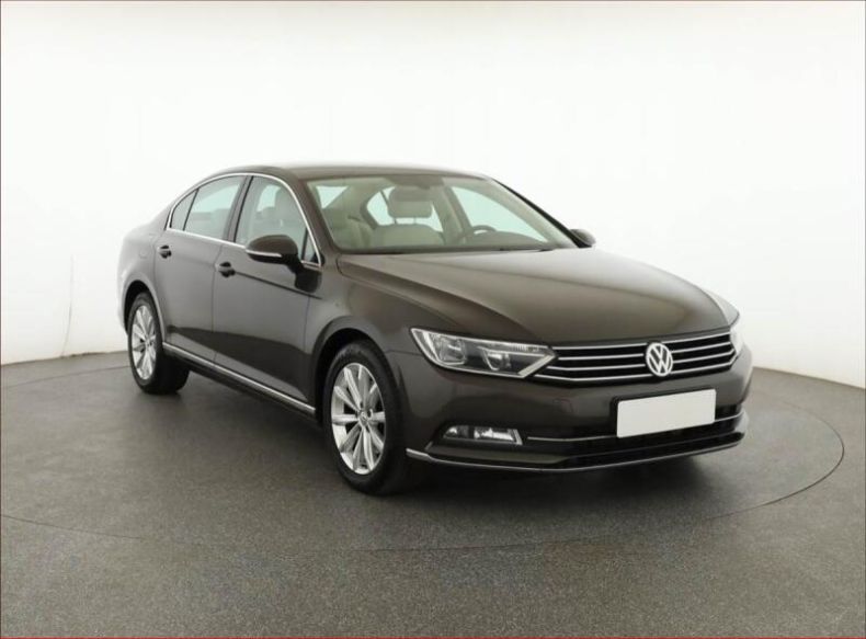 Volkswagen Passat - hlavní foto