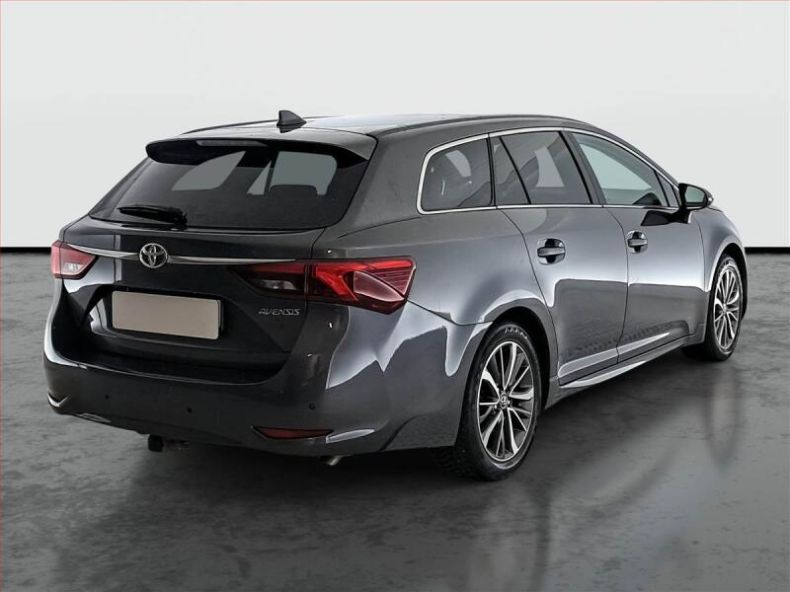 Toyota Avensis - hlavní fotka