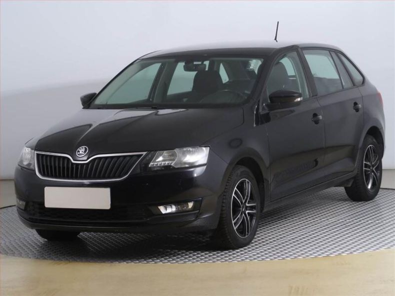 Škoda Rapid - hlavní fotka
