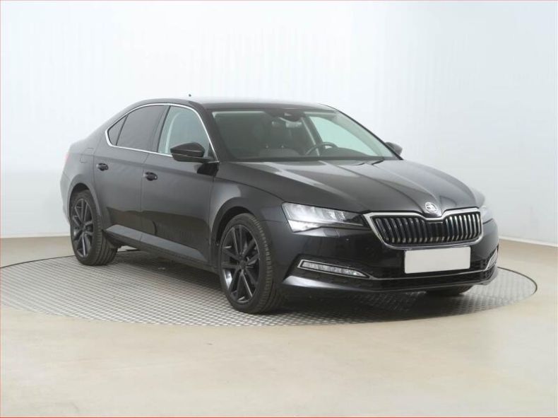 Škoda Superb - hlavní foto