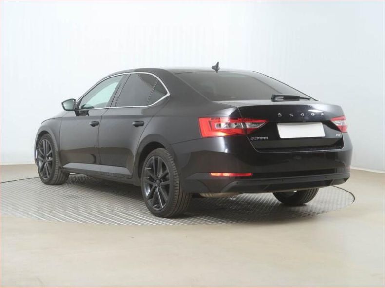 Škoda Superb - hlavní fotka