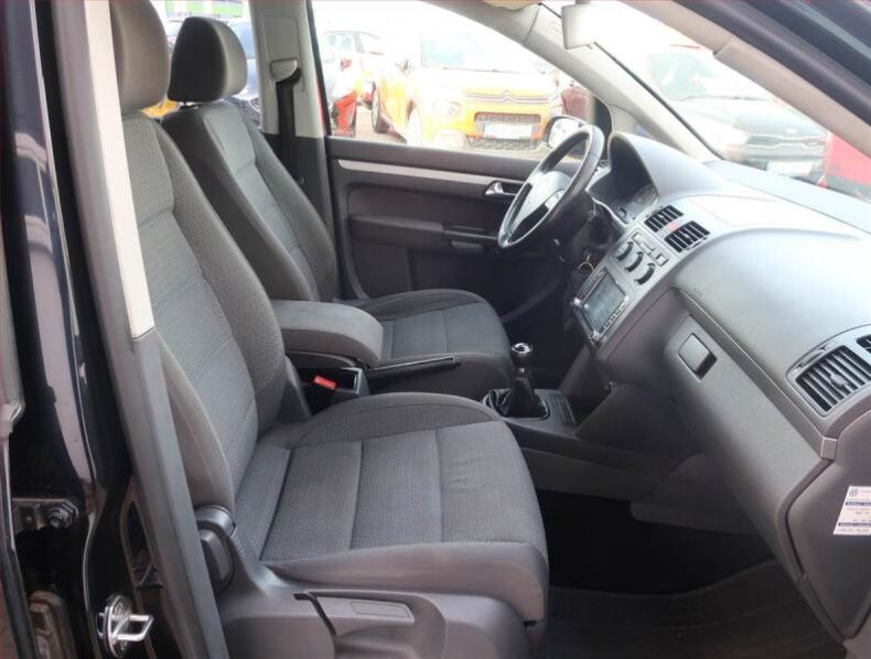 Volkswagen Touran - hlavní fotka