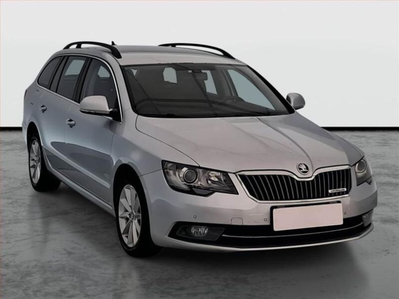 Škoda Superb - hlavní foto