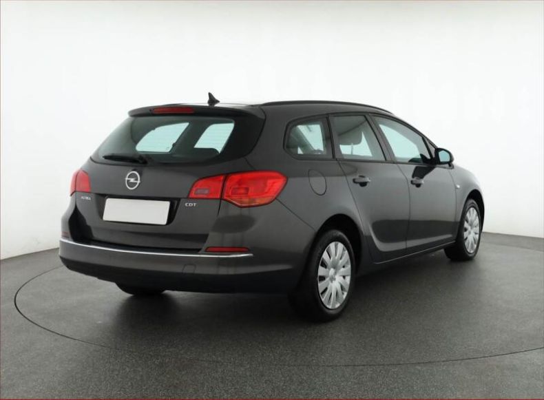 Opel Astra - hlavní fotka