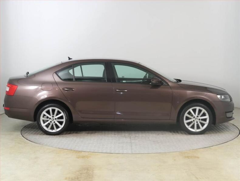 Škoda Octavia - hlavní fotka