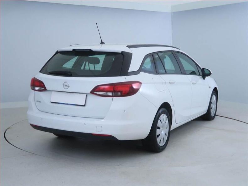 Opel Astra - hlavní fotka