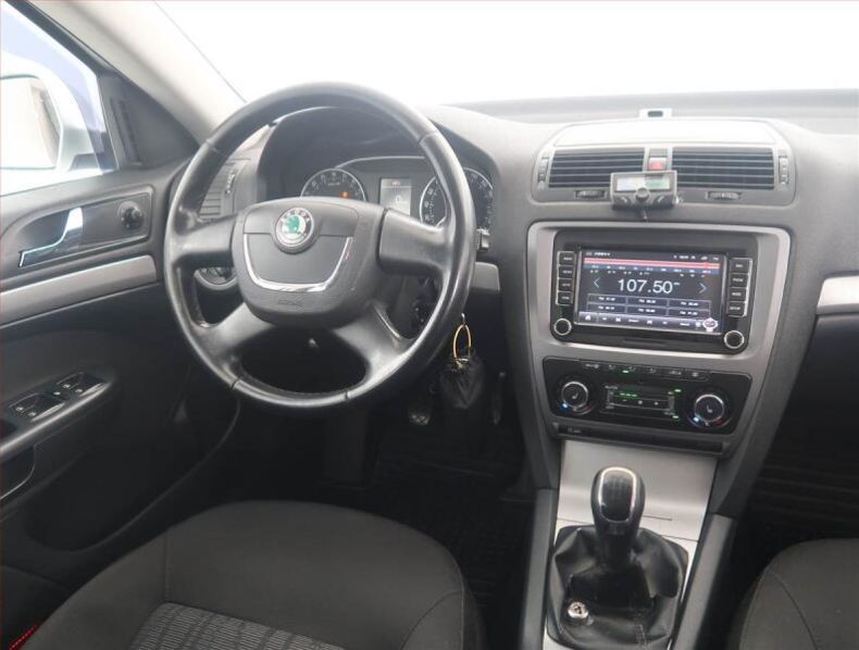 Škoda Octavia - hlavní fotka