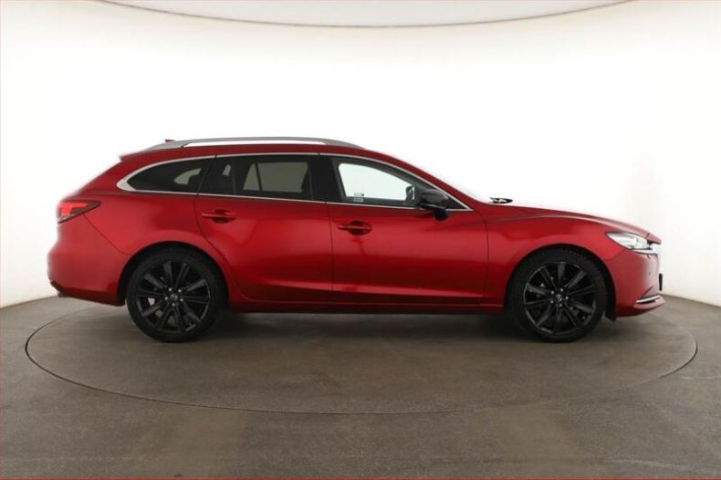 Mazda 6 - hlavní fotka