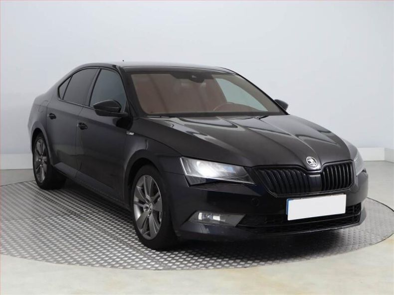 Škoda Superb - hlavní foto