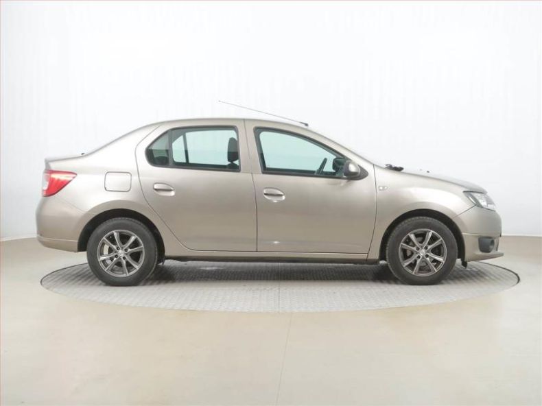 Dacia Logan - hlavní fotka