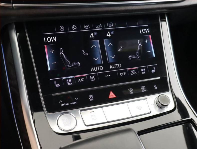 Audi Q8 - hlavní fotka