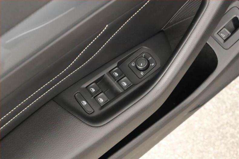 Volkswagen Passat - hlavní fotka