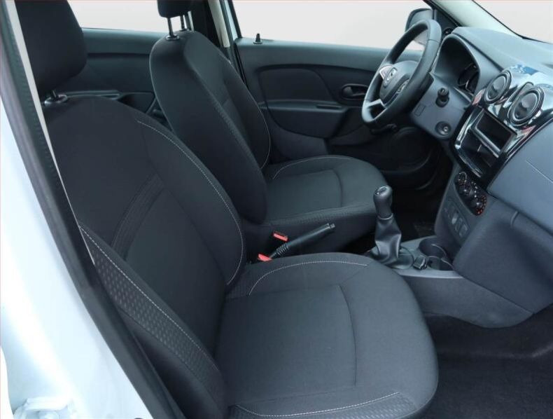 Dacia Logan - hlavní fotka