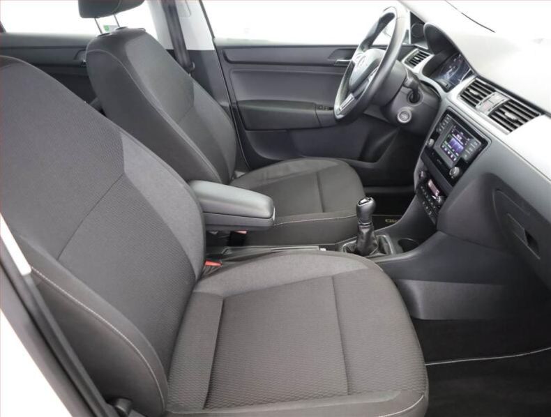 Škoda Rapid - hlavní fotka