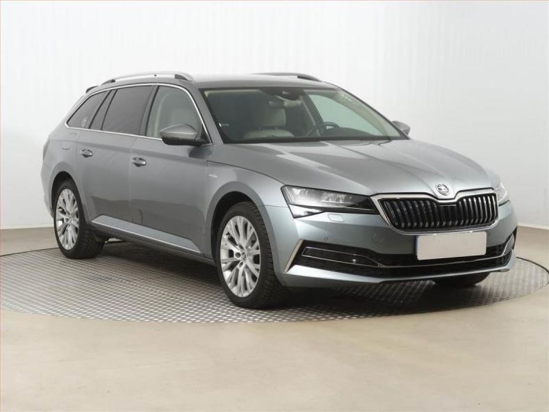 Škoda Superb - hlavní foto