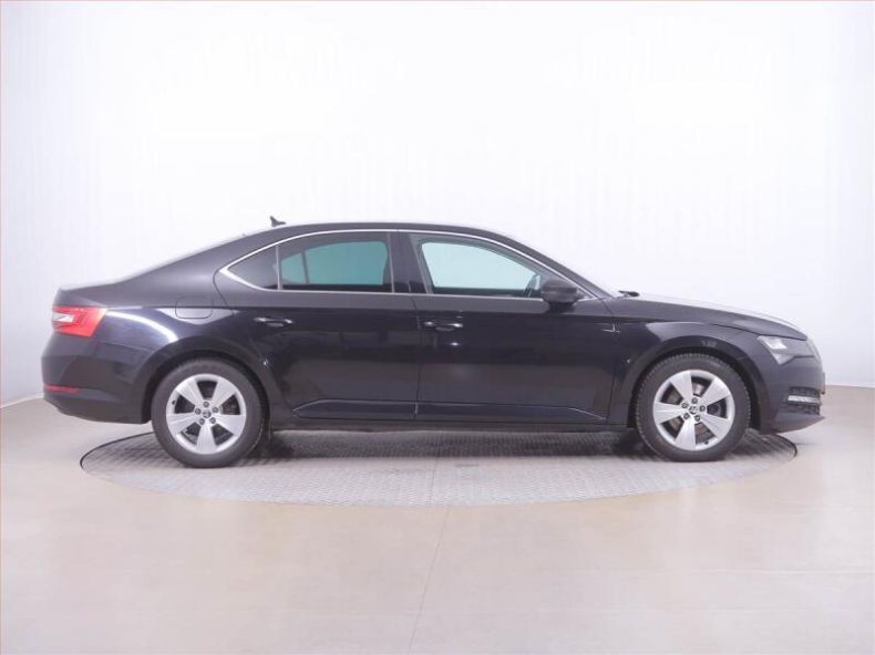 Škoda Superb - hlavní fotka
