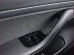 Tesla Model 3 - fotka číslo 21