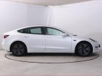 Tesla Model 3 - fotka číslo 5