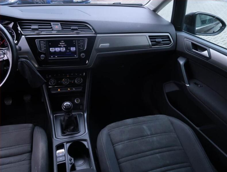 Volkswagen Touran - hlavní fotka