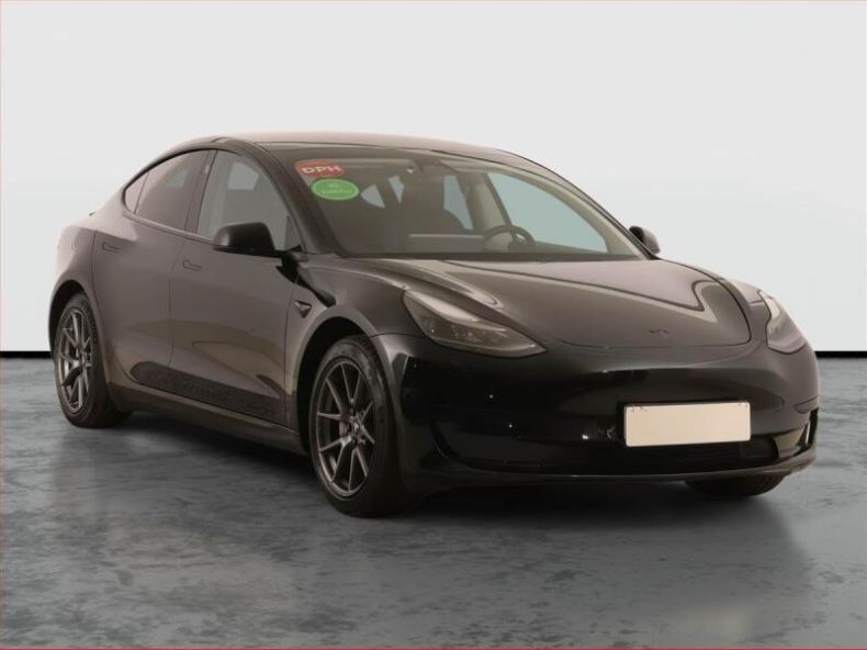 Tesla Model 3 - hlavní fotka inzerátu