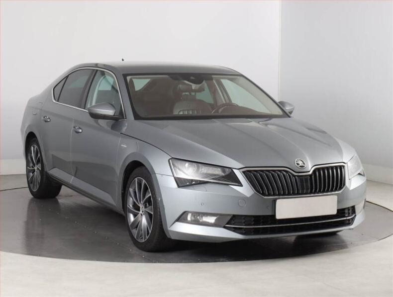 Škoda Superb - hlavní foto