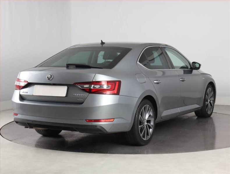 Škoda Superb - hlavní fotka