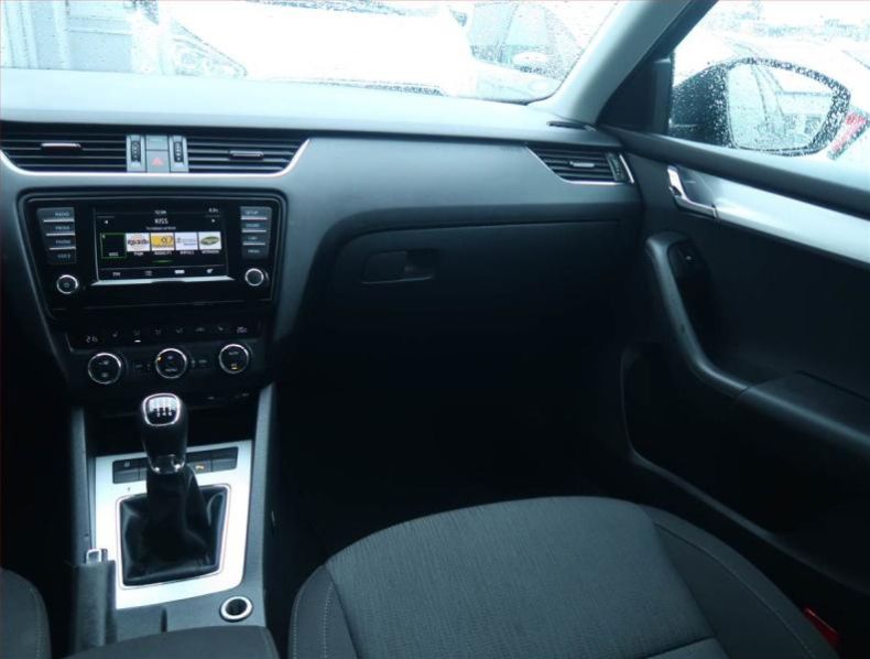 Škoda Octavia - hlavní fotka