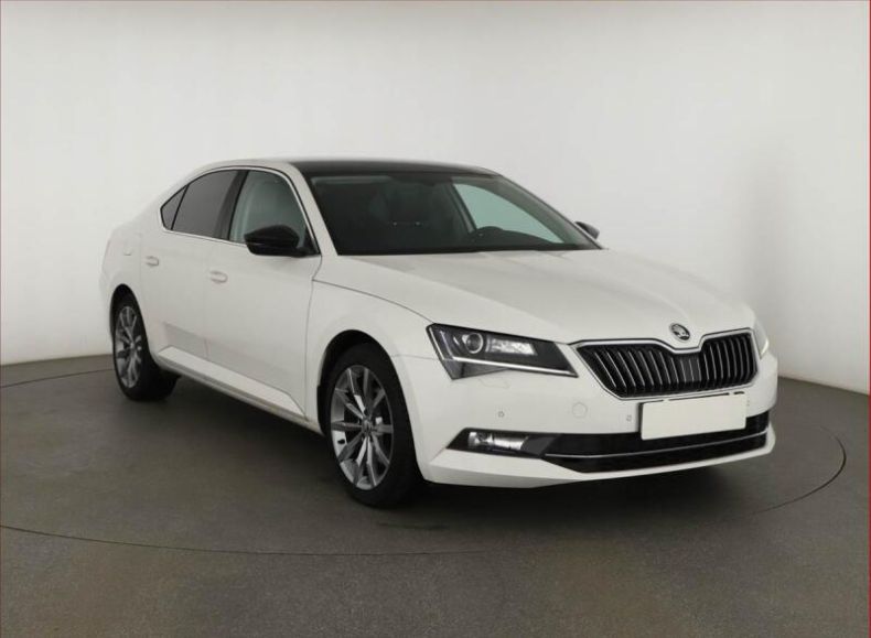 Škoda Superb - hlavní foto