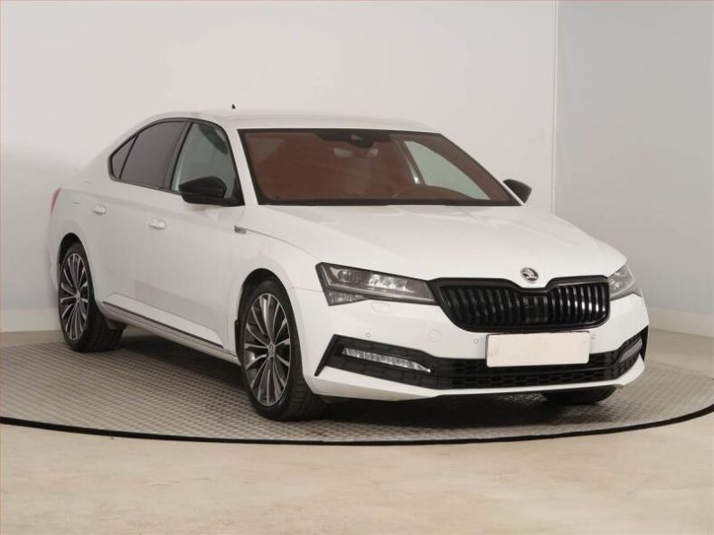 Škoda Superb - hlavní foto