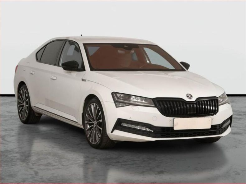 Škoda Superb - hlavní foto