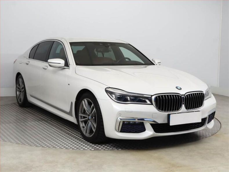 BMW Řada 7 - hlavní foto